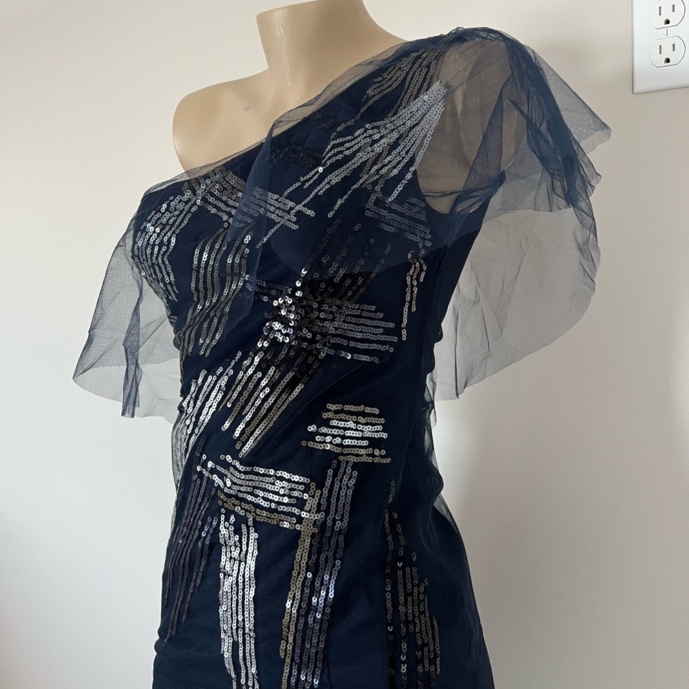 BCBGMAXAZRIA “Malia” Tulle Sequin Gown
Size: 0 | Color: Navy Blue - Picture 10 of 10